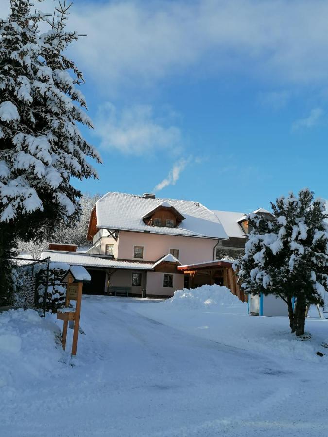 Ferienwohnung Familie Pichler Neumarkt in Steiermark Exterior photo